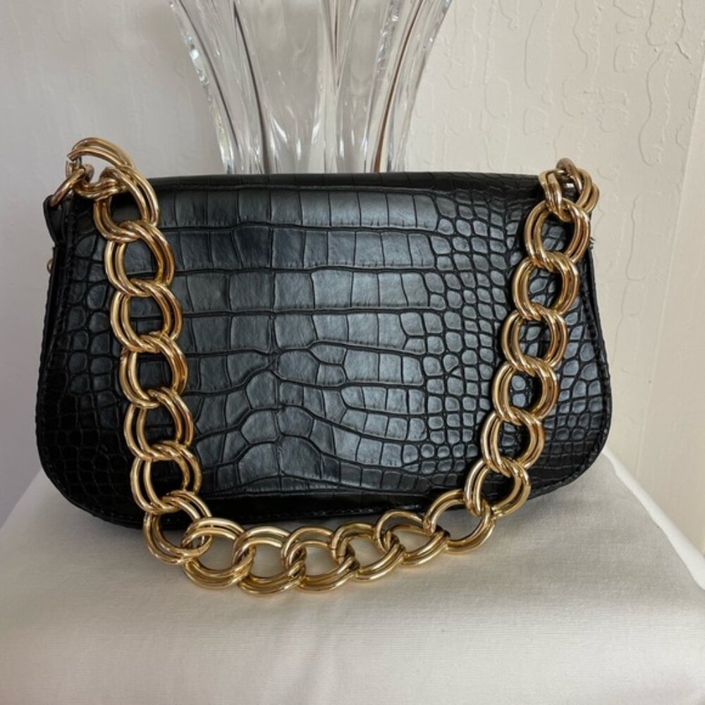 Elegant Black Faux Croc-Embossed Purse with Gold Chain